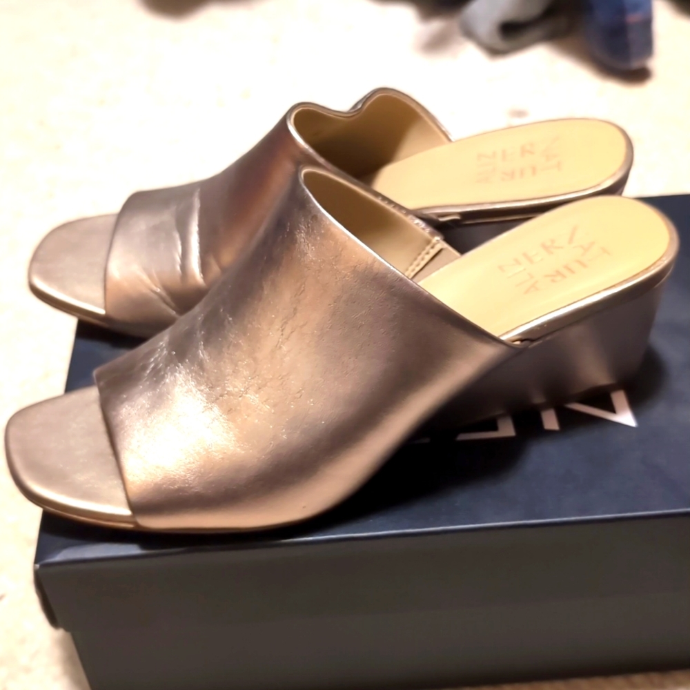 Rarely worn bronze slides